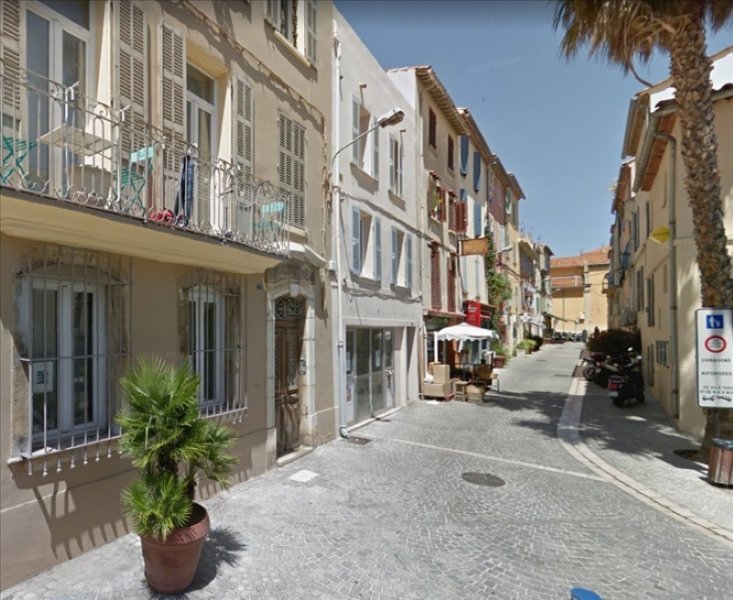 Location immobilier professionnel Bandol LOCAL A 2 PAS DU PORT 0m²